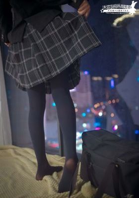 《裸》在线观看