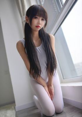 打烊后仅剩两个人的沙龙