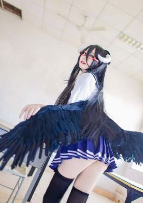 大象席地而坐