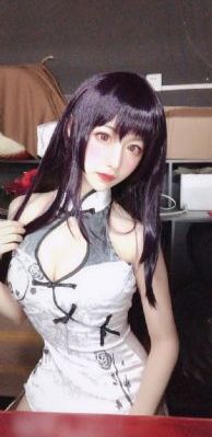翁工允她的花蒂